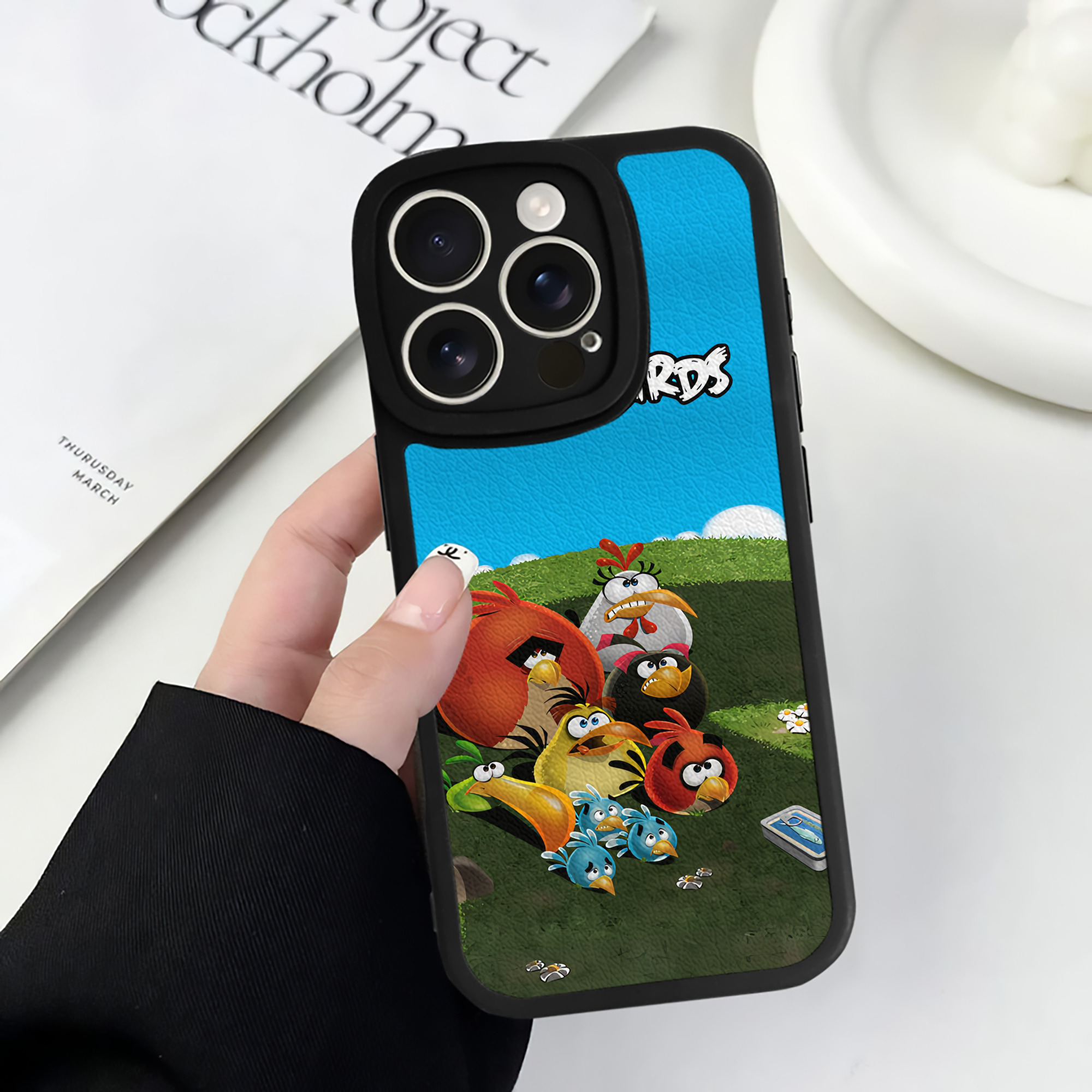 （画像用） Angry Birds アングリーバード 【iPhone 16シリーズ対応】シリコンスマホケース（レザー調） 材質：シリコン
